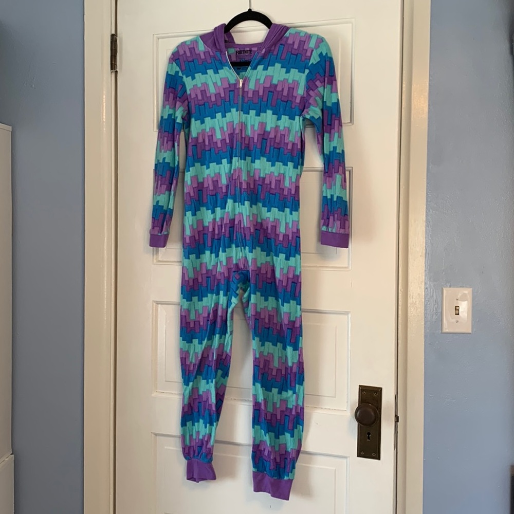 Size 10/12 Fortnite kids pajama Onesie